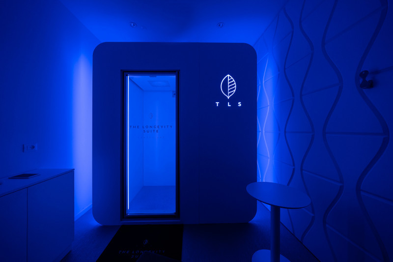 L’isola del lusso accoglie The Longevity Suite, il marchio in franchising di centri antiage. Il centro è stato inaugurato in via Le Botteghe, 12. Modello di sviluppo innovativo, tecniche all’avanguardia, scelte ecosostenibili, team di esperti di comunicazione e franchising hanno permesso il successo del brand.