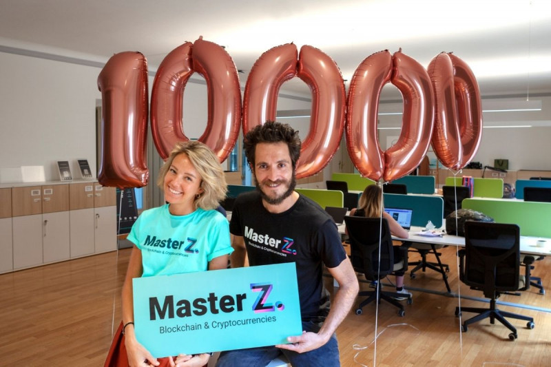MasterZ Blockchain è il percorso formativo online, dove la Generazione Z incontra l'hard skill più richiesta dal mercato secondo l'ultimo Report Linkedin, dove le aziende del settore presentano le proprie soluzioni a un pubblico attento e curioso e dove le corporate assumono talenti Blockchain. Ad Ottobre il lancio dell’App per Android e iOS.