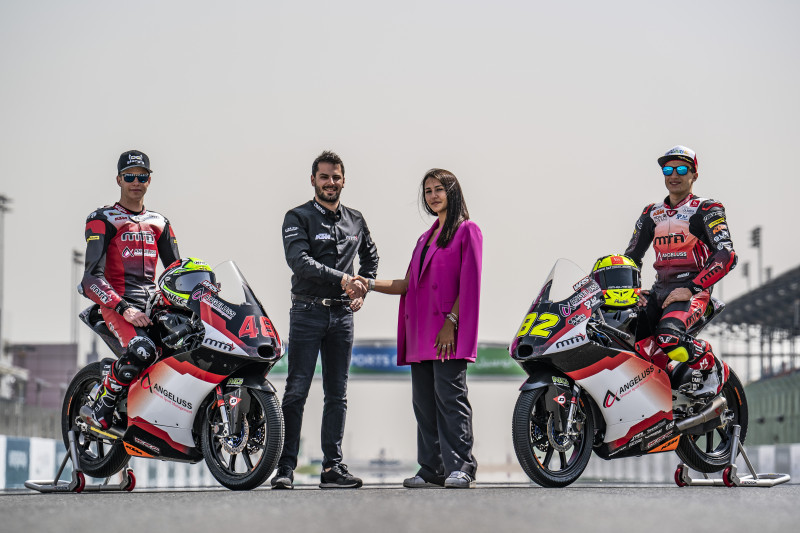 Dall'idea di Aurora Angelucci, nasce ANGELUSS, la società di management che si pone l'obiettivo di portare una maggior presenza femminile nei massimi campionati mondiali di motociclismo. Angeluss supporterà giovani talenti femminili del settore e grazie alla collaborazione con i team che corrono nelle massime categorie del mondiale creerà un 