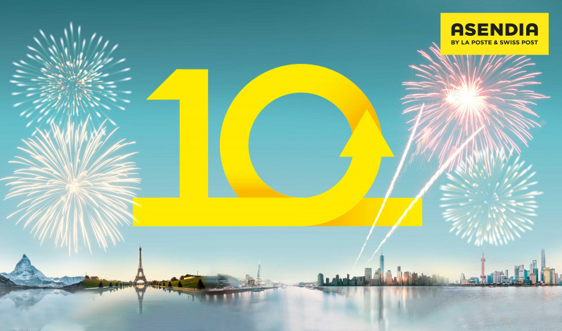 Asendia, joint venture tra La Poste e Swiss Post, festeggia 10 anni di continua crescita e trasformazione. Il 2022 segna un decennio di logistica incentrata sul cliente, aiutando marchi di ogni dimensione a vendere i loro prodotti in nuovi mercati in tutto il mondo. Dopo aver raggiunto la soglia di oltre 2 miliardi di euro di fatturato annuo nel 2021 e aver ottenuto l’obiettivo di diventare 100% carbon neutral, l’azienda festeggia in grande stile. Per l’occasione saranno piantati oltre 2.000 alberi, uno per ogni dipendente in tutto il mondo.