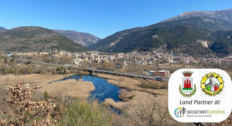 Il Comune di Popoli e Geosmartcampus hanno stipulato un accordo per sostenere la ri-nascita di una Società intelligente per la promozione dei territori in cui lo sviluppo dei valori umani, sociali, lavorativi, nel tessuto urbano e produttivo e la loro integrazione sono inseparabili dalla conoscenza e salvaguardia delle emergenze locali esistenti e dalla valorizzazione delle risorse storiche, culturali, ambientali locali.