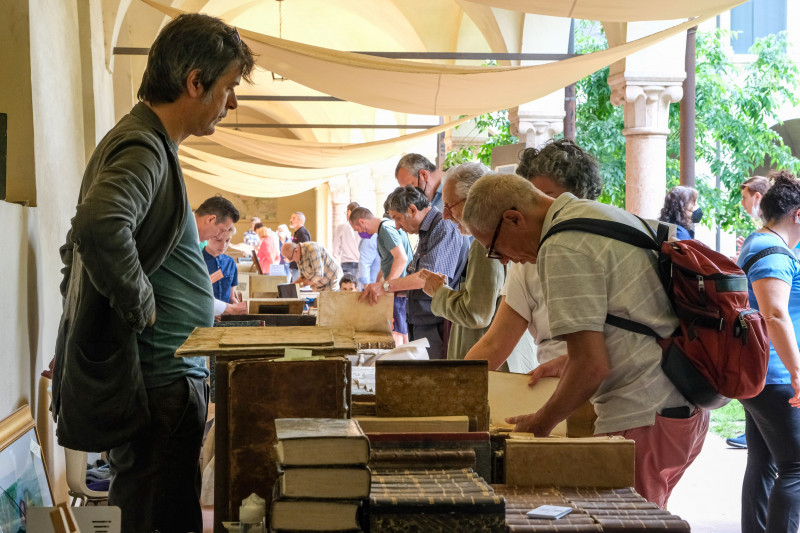 Sabato 17 e Domenica 18 Settembre a Mantova la sesta edizione di Mantova Libri Mappe Stampe, la prima delle mostre mercato italiane dedicate a bibliofili e collezionisti. Numerose le occasioni d'acquisto, tra ricercati pezzi rari e curiosità in carta e inchiostro