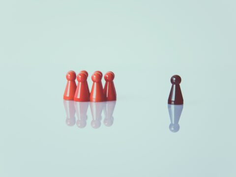 Al giorno d’oggi le sfide quanto mai complesse che il mercato ci impone ci obbligano a reclutare fra le fila dei nostri CdA figure qualificate e tecnicamente esperte, al fine di garantire la coesistenza di profii e competenze differenti che siano in grado di apportare valore aggiunto, stimolando il confronto e creando la necessaria dialettica all’interno della governance aziendale, nell’ottica di un corretto equilibrio tra amministratori esecutivi e non. La necessità di comporre fin da subito un board basato sui criteri di diversità è, ad oggi, ancora sottovalutata, allorché, invece, è da considerarsi il primo e necessario passo da compiere se si desidera ottenere risultati aziendali soddisfacenti o avviare con successo un percorso di IPO.