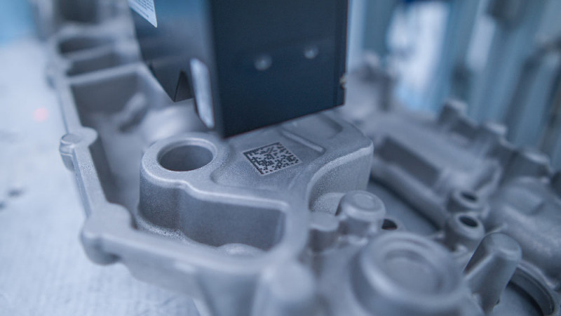 L'introduzione dell'intelligenza artificiale e della tecnologia PICOSECOND LASER HIGH POWER nel settore della marcatura e incisione laser promette di rivoluzionare l'industria e migliorare notevolmente l'efficienza e la sicurezza dei prodotti. Lasit è leader nel mondo della marcatura Laser e con uno sguardo verso il futuro.