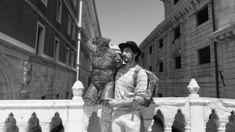 https://exibartprize.com/projects/omaggio-al-festival-del-cinema-di-venezia/ L’evento di Venezia con Federico Moccia che va dal 14 al 23 ottobre, troverà esposte le opere di Grey Art: l’artista italiano che ha fatto del riciclo l’anima della sua arte, collaborando con le industrie del Veneto per smaltire materiali inquinanti.