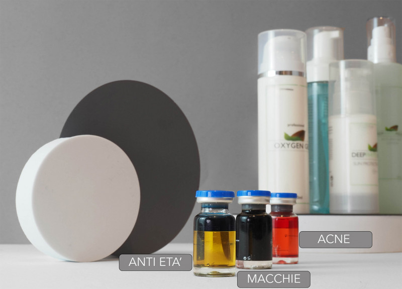 Hypodermical, pioniere nel campo della biotecnologia cosmetica, è orgoglioso di presentare il suo ultimo prodotto rivoluzionario: il mesopeeling all'ossigeno a tre strati. Questo trattamento all’avanguardia segna l'inizio di una nuova era nella cura della pelle, trasformando il modo in cui pensiamo alla rigenerazione cutanea.