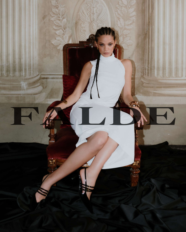 Il 13 aprile, il designer emergente ventitreenne Edorado Falde svelerà la sua prima collezione di moda ss24 nel cuore di Milano, Piazza Duomo. Nonostante la giovane età ed esperienza, il designer vicentino ha creato il marchio Falde e completato la sua prima collezione, con tanto coraggio, determinazione e impegno.